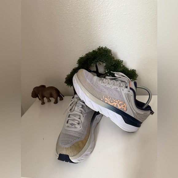 Hoka bondi 7 White and Tan Athletic - Picture 4 of 6